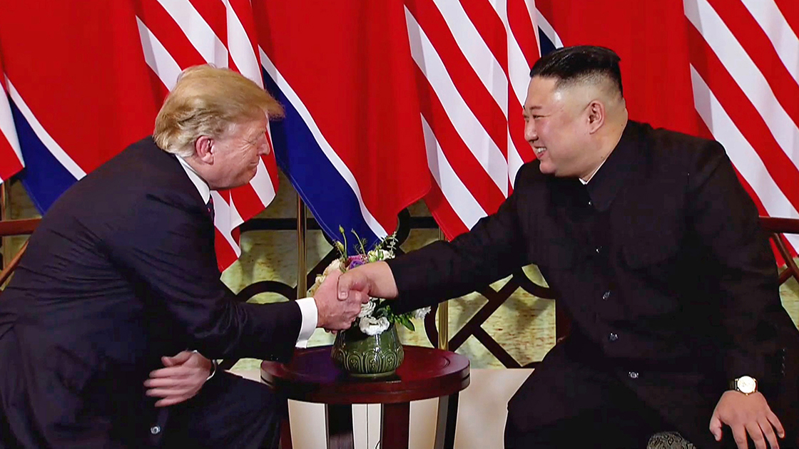 Tarihi zirve: Trump, Kuzey Kore lideri Kim'le buluştu